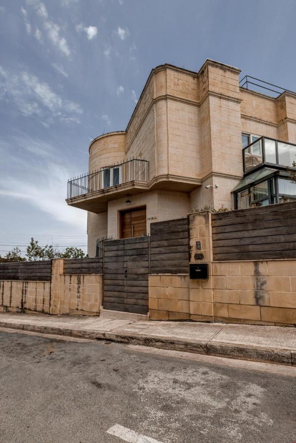 Talbot And Bons Deluxe Studio Flat Gudja Экстерьер фото